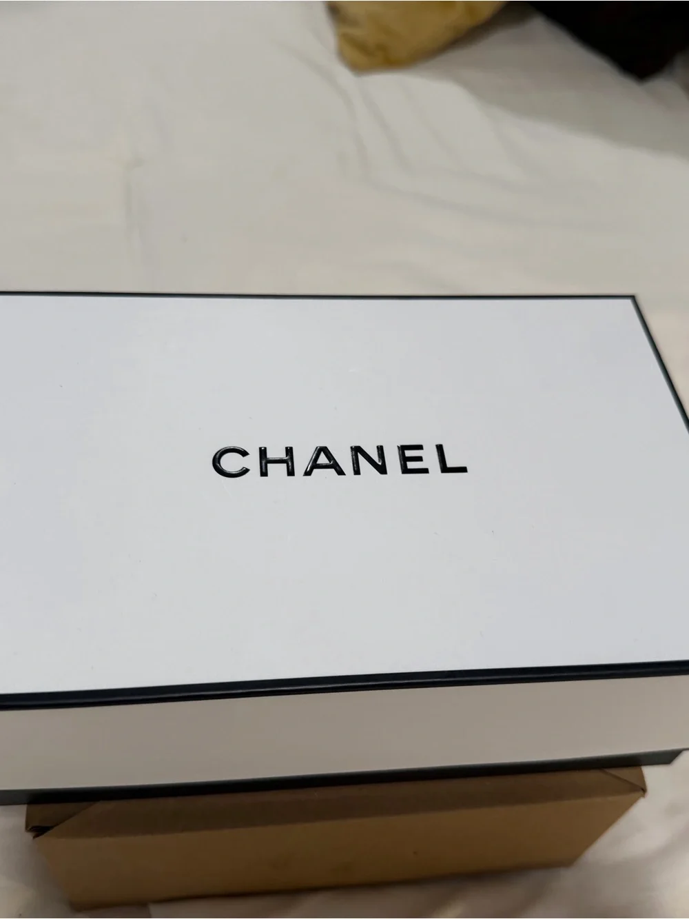 CHANEL Coco Mademoiselle Foaming Shower Gel - White & Gold Accents